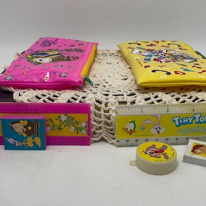 lot vintage de pochettes à crayons La Belle et la Bête et Looney Tunes Study avec règles, gommes et taille-crayons | cartable pour enfants