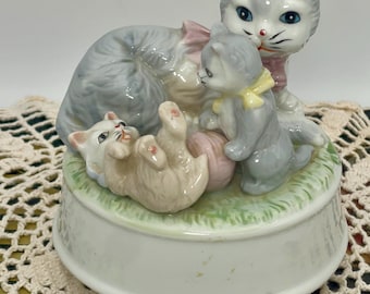 Vintage Porcelain Cat Music Box, Rotating Mother Cat with Kittens, Figurine Collectible, Plays Melody