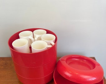 Selap MCM Vintage Red Picnic Set A. Boghetich 70’s Mid Century Modern Made in Italy || Red plastic storage with white plastic utensils