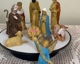 Vintage Nativity Scene figures || Vintage manger || mismatched nativity figures || 10 pieces || Holly Family || Crèche family