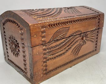 Vintage Hand-Carved Wood Box | Floral Jewelry Dresser