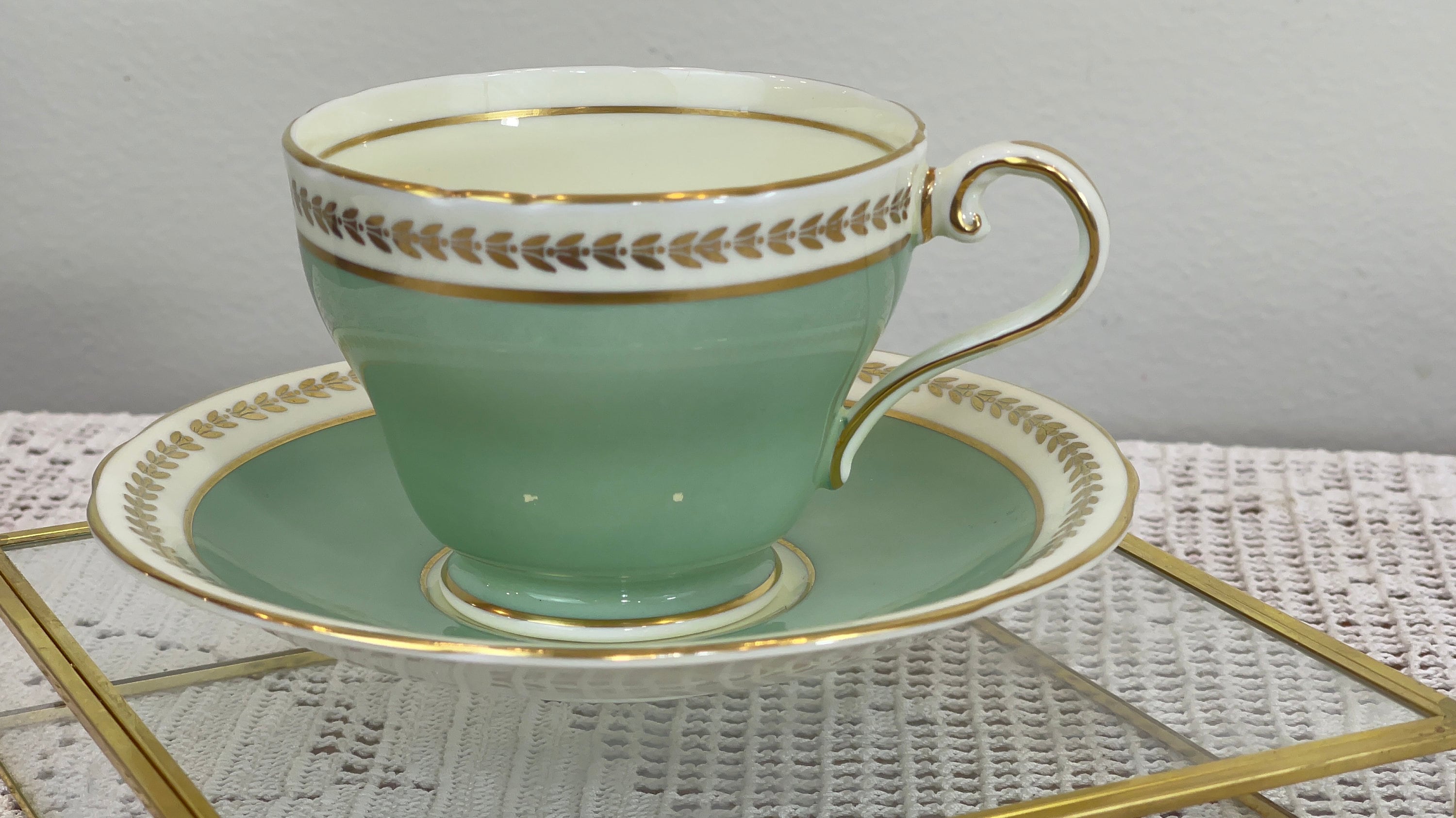 Tasse à rayures fines ◦ H8cm | Vert d'eau