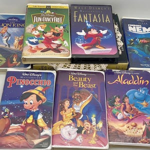 Set von 7 Vintage VHS Kassetten Walt Disney Filme | Die Schöne und das Biest,Aladdin,Pinocchio,Fun & Fancy Free,Fantasia,Findet Nemo,Der König der Löwen
