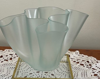 Vintage Pietro Chiesa Cartoccio vase for Fontana Arte | Italian Mid-Century Modern Cartoccio Vase in Satin Glass by Pietro Chiesa | RARE