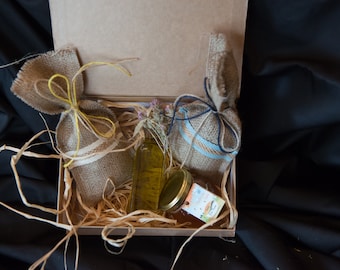 Greek Gift Box, Thyme row honey, Greek EVOO Olive Oil, Wild Thyme Herb,Sea Salt Dried Greek, Handmade Gift for her, Gift for Cooking Lovers