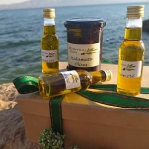 Kalamata Olives, Greek Olive Oil,Greek Gift Box , Wild Thyme, Wild Oregano Herb, Dried Greek, Handmade Gift for her, Gift for Cooking Lovers