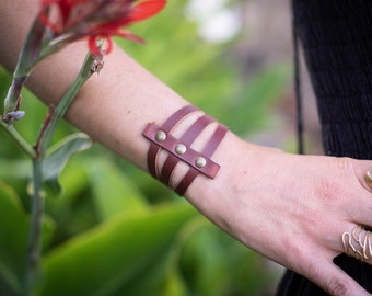 Bracelet "Cara" in leather with vegetable tanning