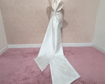 Satin Back Bow, Pleated Waist Belt, Detachable Bridal Wedding Train