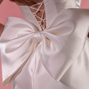 Bow for Wedding Dress, Bridal Bow, Wedding Dress Bow, Big Bow, Detachable Wedding Dress Bow, Large Bow, Bridal accessories, Bow, Custom Bow
