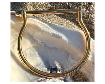 Gold Shackle Bracelet Sailing Jewelry, Preppy Coastal Bracelet, Classic Nautical Gift