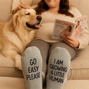 Pregnant Mom Gift, Growing a Tiny Human Pregnancy Gift, New Mom Gifts, Mom Socks, Mom Gifts, Expecting Mom, Baby Shower Gift, Mother&#39;s Day