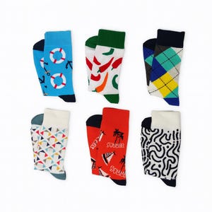 Paquete variado de calcetines para hombre, calcetines casuales y divertidos, 6 pares con diseños surtidos, ideales para rellenar calcetines navideños, regalo para novio, padre o abuelo.
