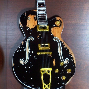 RANCID TIM ARMSTRONG Mini Guitar Memorabilia Free Stand Display Gift