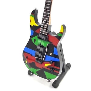 DREAM THEATER John Petrucci Mini Picasso Guitar Memorabilia Free Stand Display Gift