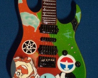 The OFFSPRING DEXTER HOLLAND Mini Guitar And Free Stand Display Gift