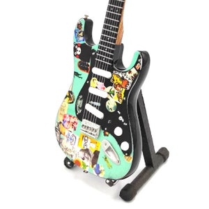 WEEZER RIVERS CUOMO Mini Guitar And Stand Statuette