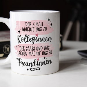 Kaffee-Tasse Der Zufall machte uns zu Kolleginnen der Spass und das Lachen zu Freundinnen Geschenk Büro Moonworks® Bild 6