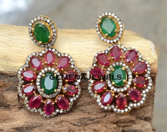 Handgemachte Rubin Smaragd Blumen Ohrringe: Pave Diamant Silber vergoldet Schmuck