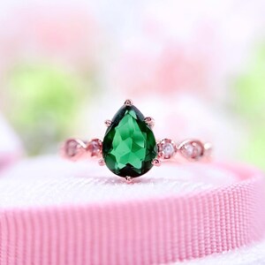 Vintage Pear Cut Emerald Anniversary Ring, 925 Sterling Silver Ring, Green Lab Emerald Ring, Statement Ring, Engagement Ring, Special Gift