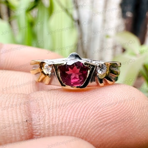 Zelda Rubin Ring: Hylian Shield Sterling Silber Verlobungsring