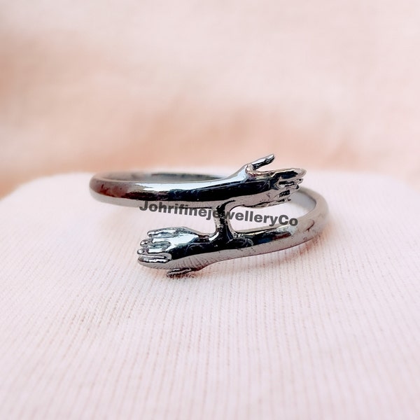 925 Sterling Silver Hug Ring with Open Hands Design - Symbolize Love and Unity