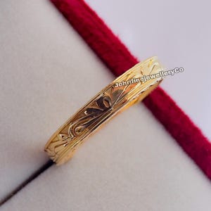 Filigree Floral 14K Gold Wedding Band: Retro Anniversary Ring