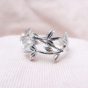 Anello in argento sterling con foglia d'ulivo: fascia regolabile impilabile