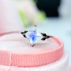 Bague pierre de lune arc-en-ciel : bague de fiançailles gothique en argent sterling avec onyx noir