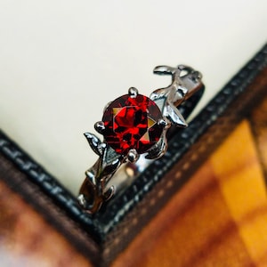 Leaf Garnet Ring: Round Cut Gemstone, Sterling Silver, January Birthstone
