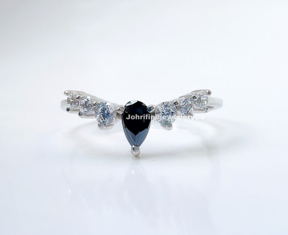 ペアシェイプカットのブラックオニキス入りスターリングシルバー製結婚