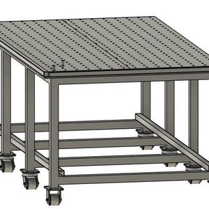 Pode incluir: Uma mesa de trabalho de metal com tampo perfurado e estrutura de metal. A mesa tem quatro rodas e é projetada para uso em uma oficina ou garagem.