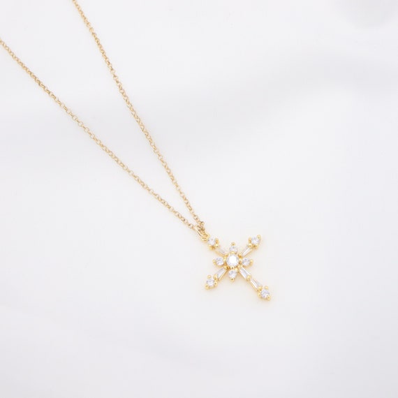 Collier Pendentif Vintage Croix - Chaîne Couleur Or Avec Cristaux - État Impeccable