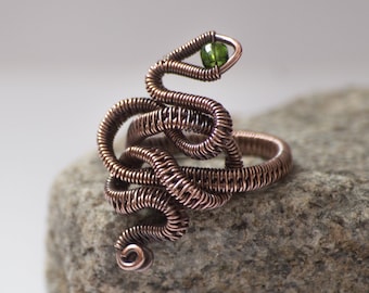 Snake ring, copper wire ring with green bead, vintage metal jewel, bohemian, gothic, original and unique jewel, gift for woman