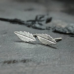 Handmade ivy leaf stud earrings - sterling silver earrings - Ivy leaves earrings - Handmade silver jewelry - women nature earrings