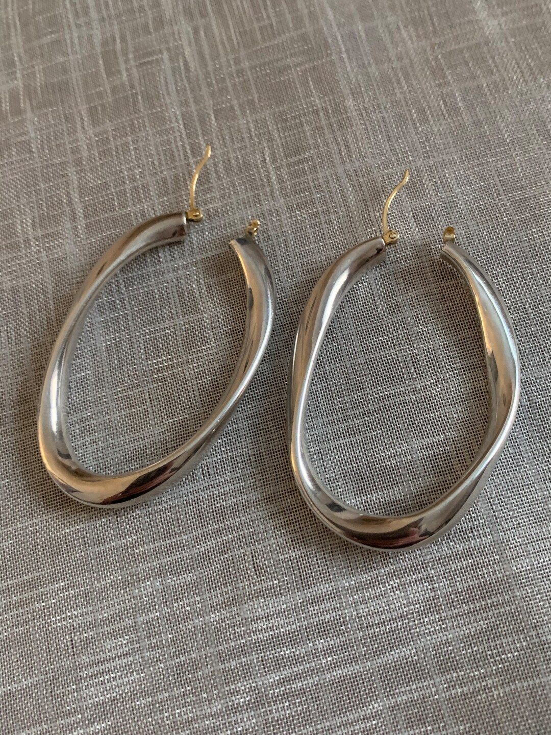 Vintage Golden Flower Hoop Earrings main image 1