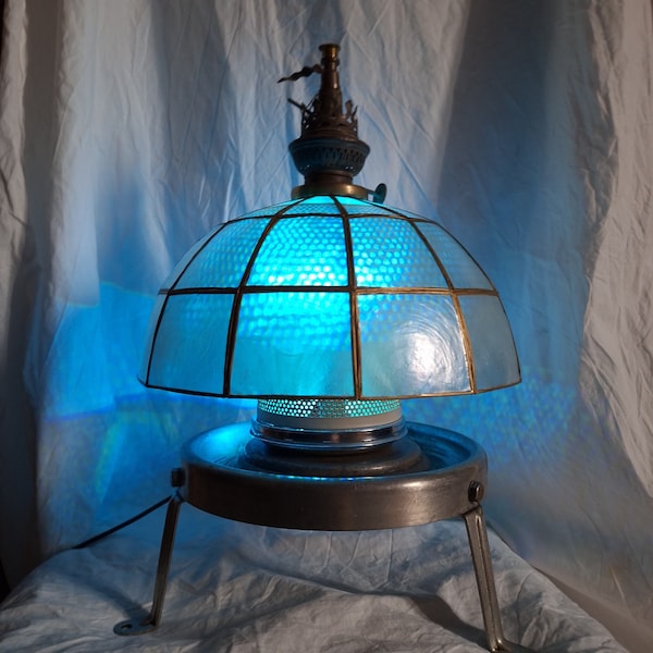 lampe ufo, soucoupe volante, space, insolite, cabinet de curiosité, originale, unique