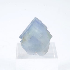 FLUORITE Marsanges, Haute-Loire, France 1.5x1.5x1cm 5g