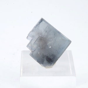FLUORITE Marsanges, Haute-Loire, France 1.5x1.5x0.7cm 4g