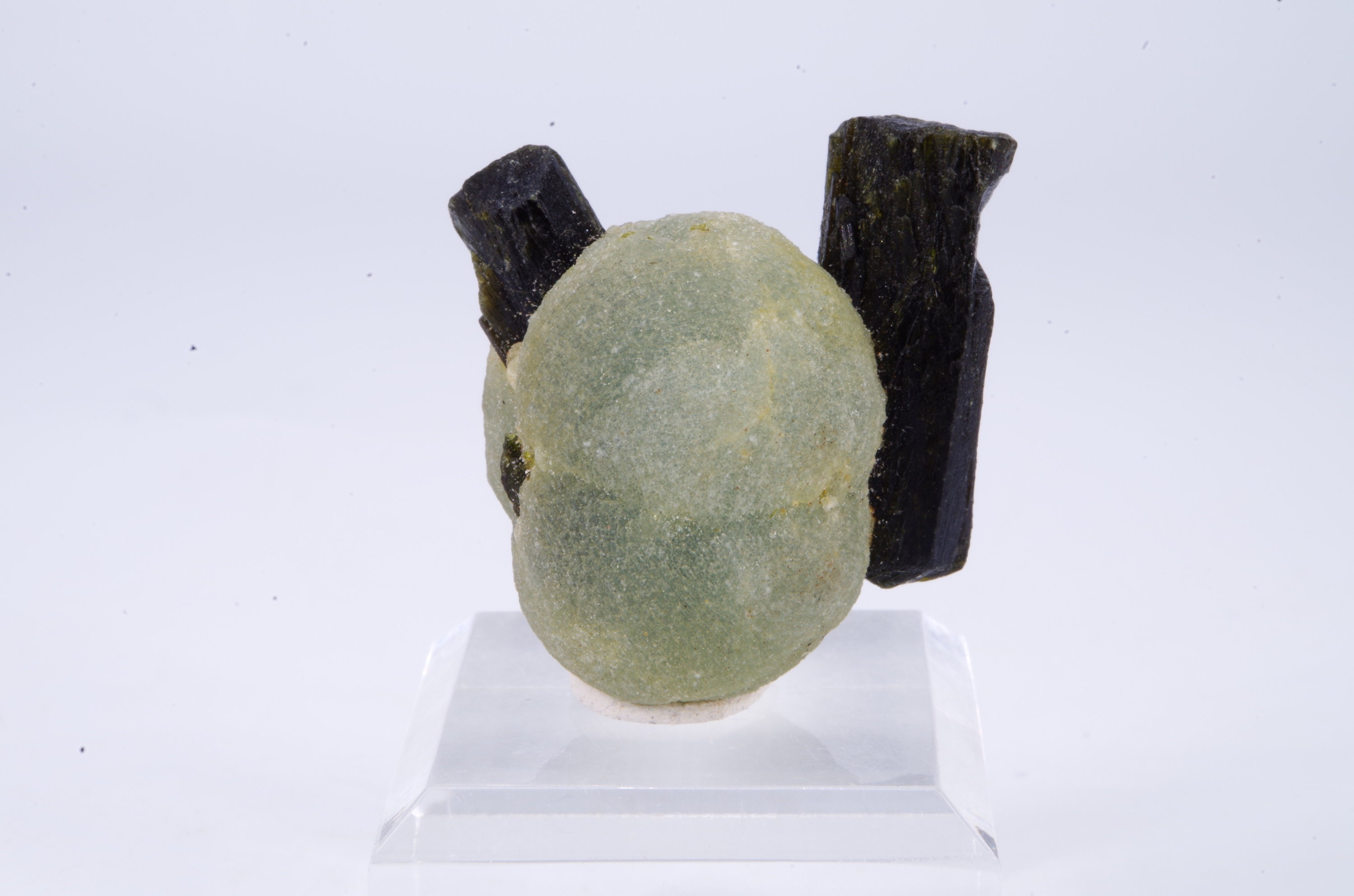 Epidote, Préhnite/Bendougou, Kaye, Mali Afrique 3x3x2.5 23G