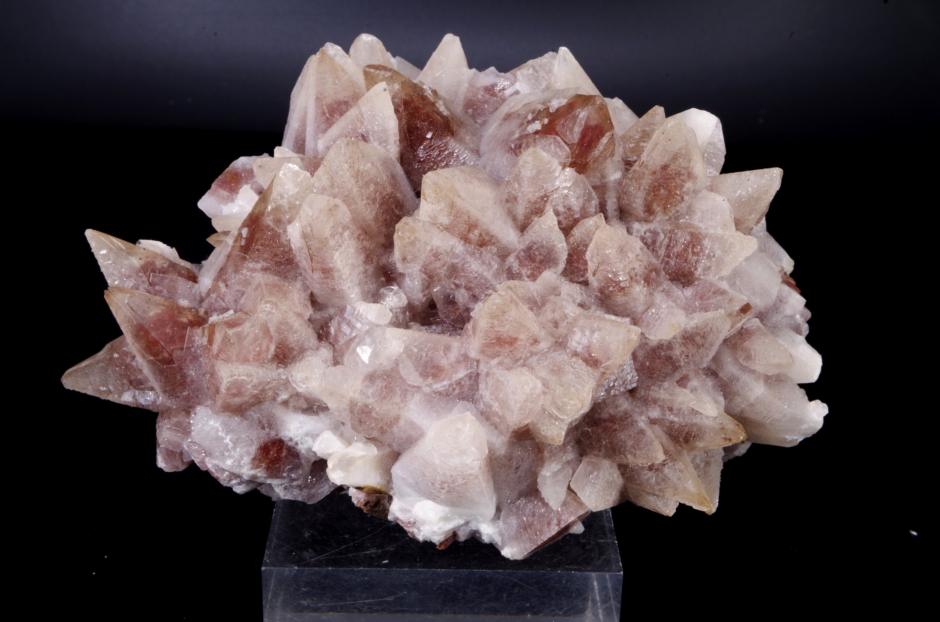 Calcite, Moscona Mine, Asturies, Espagne/ Espana/ 10.5x7.5x6 429G