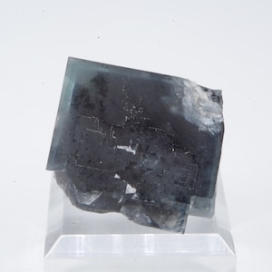 FLUORITE Marsanges, Haute-Loire, France 2.7x2.7x2.4cm 31g