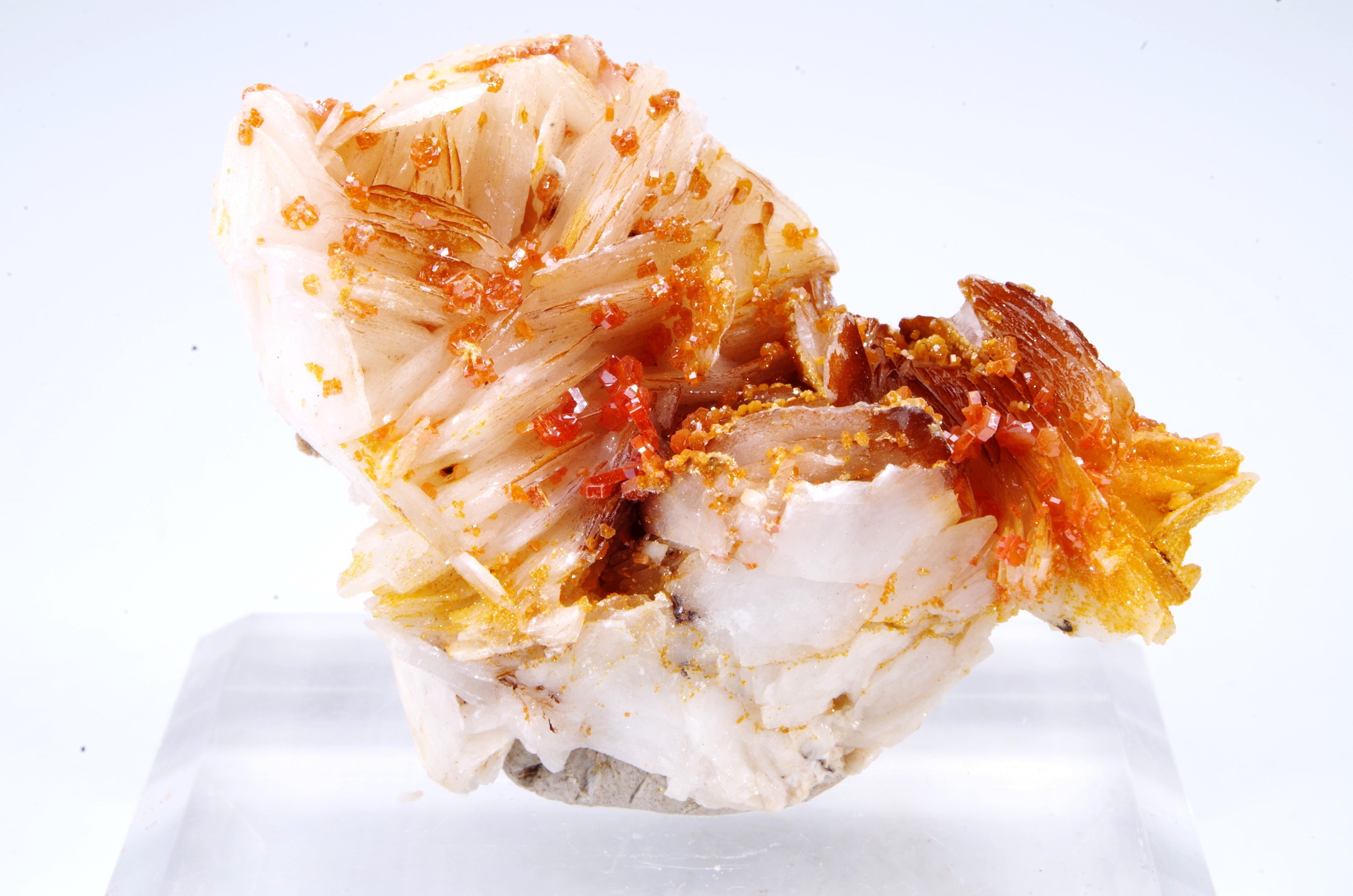 Vanadinite Coud'a Mine Mibla Maroc/Morocco 4.5x3.5x3.5 73G