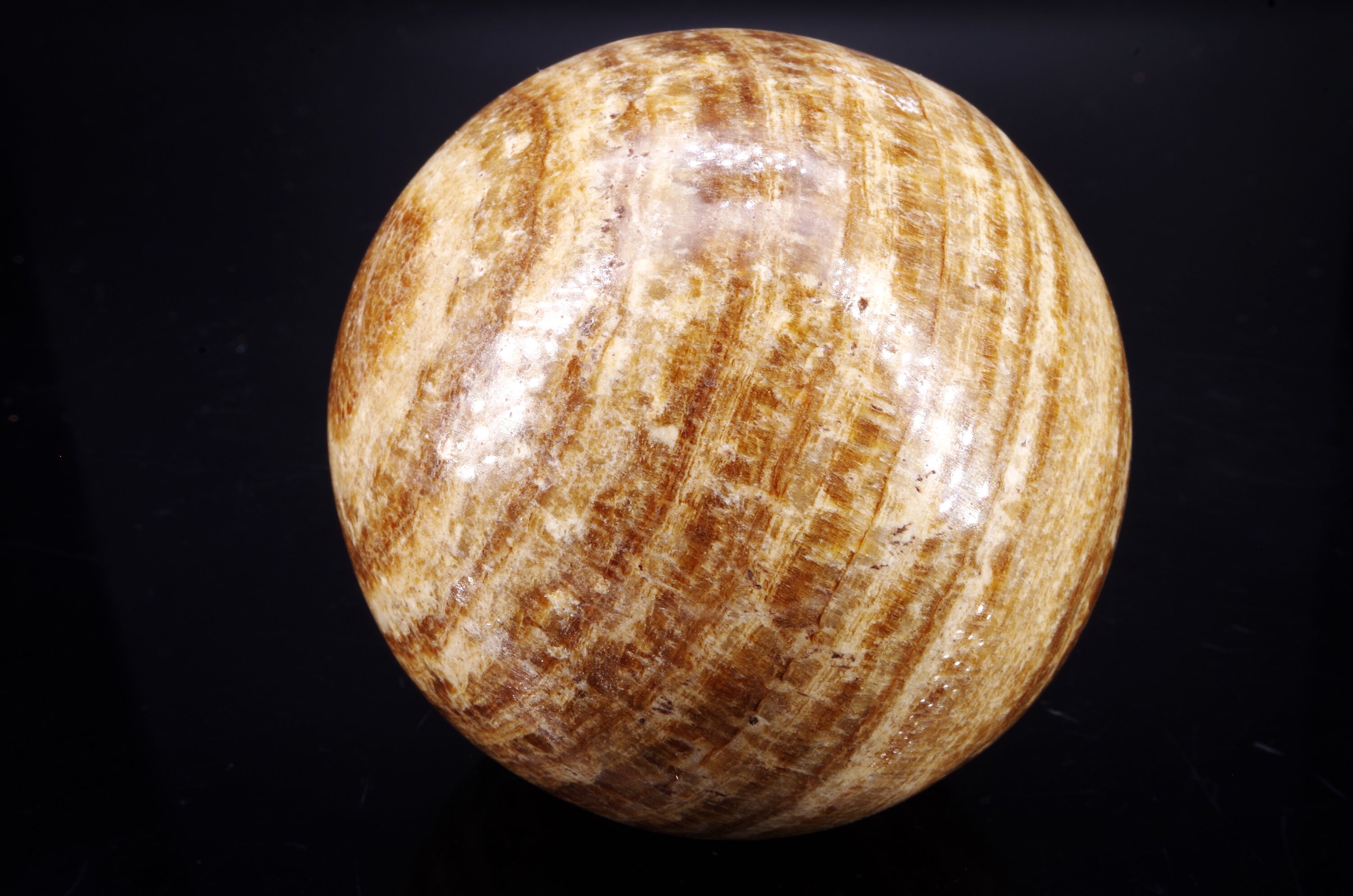 Sphère/Boule Aragonite Pérou/ 481 Gr /Diamètre 7 cm, Circonférence 22 cm