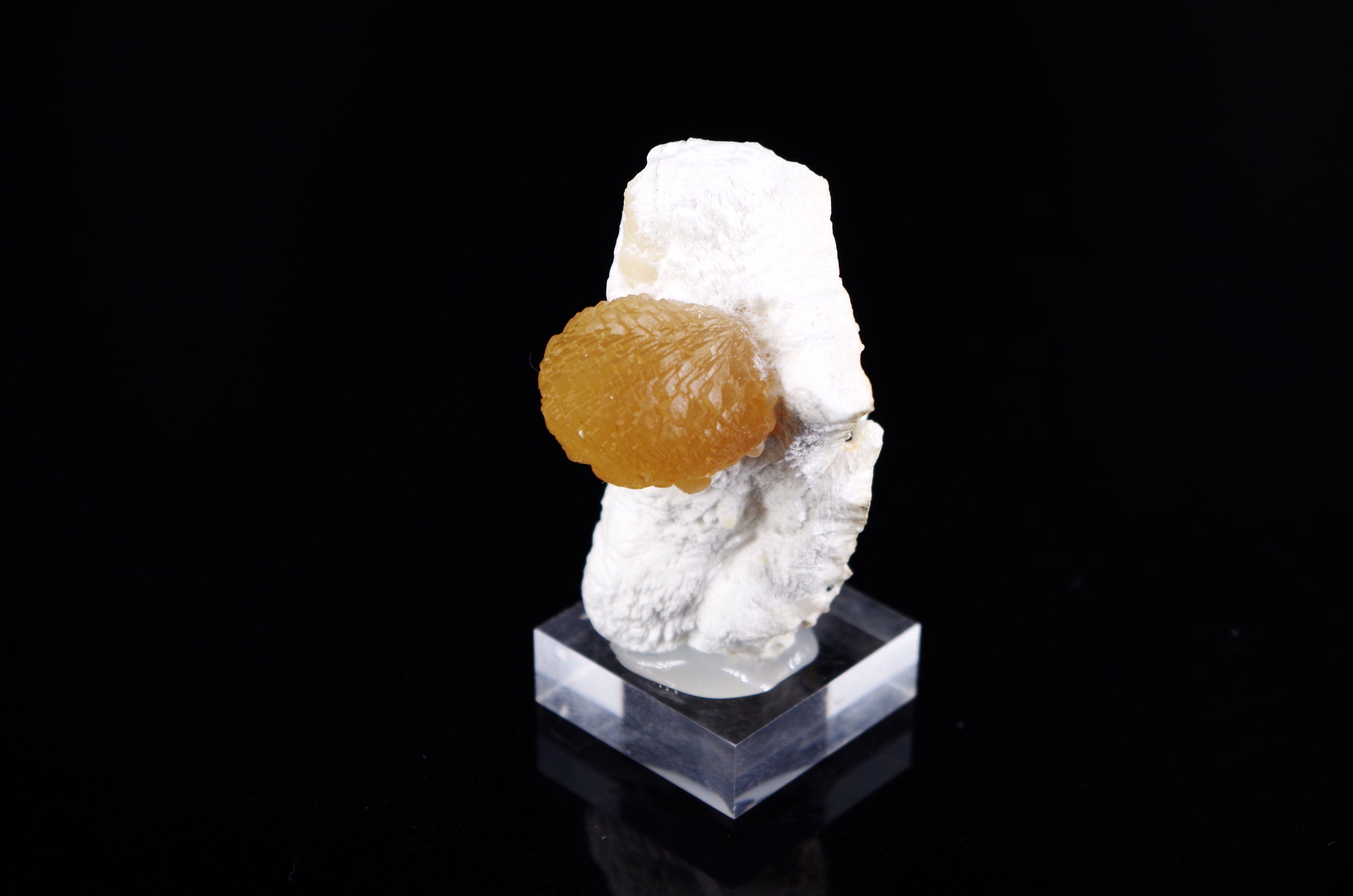 Calcite sur Okenite Inde 5x3x3cm 28Gr