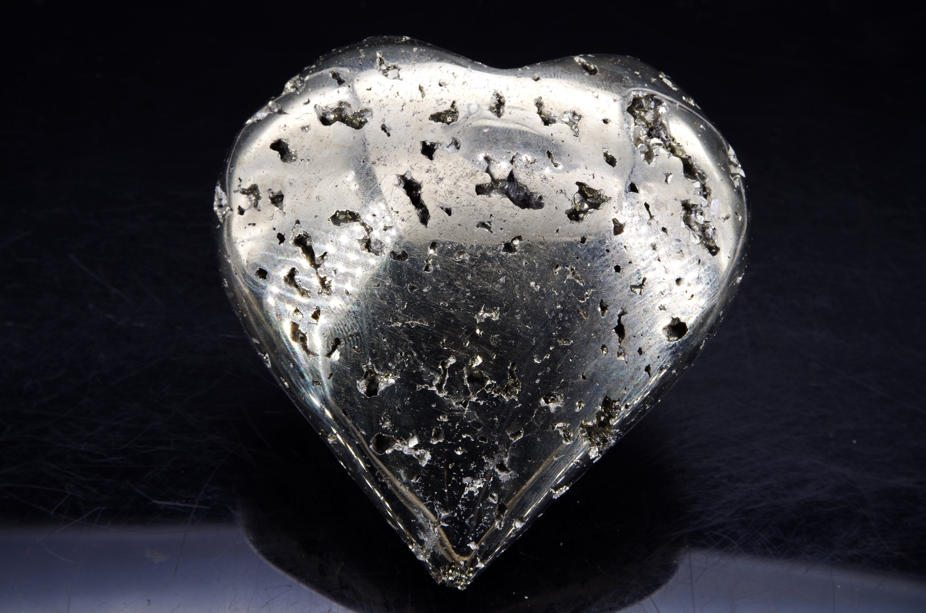 Pyrite 4, Coeur 261 Gr/ 7x6.5cm