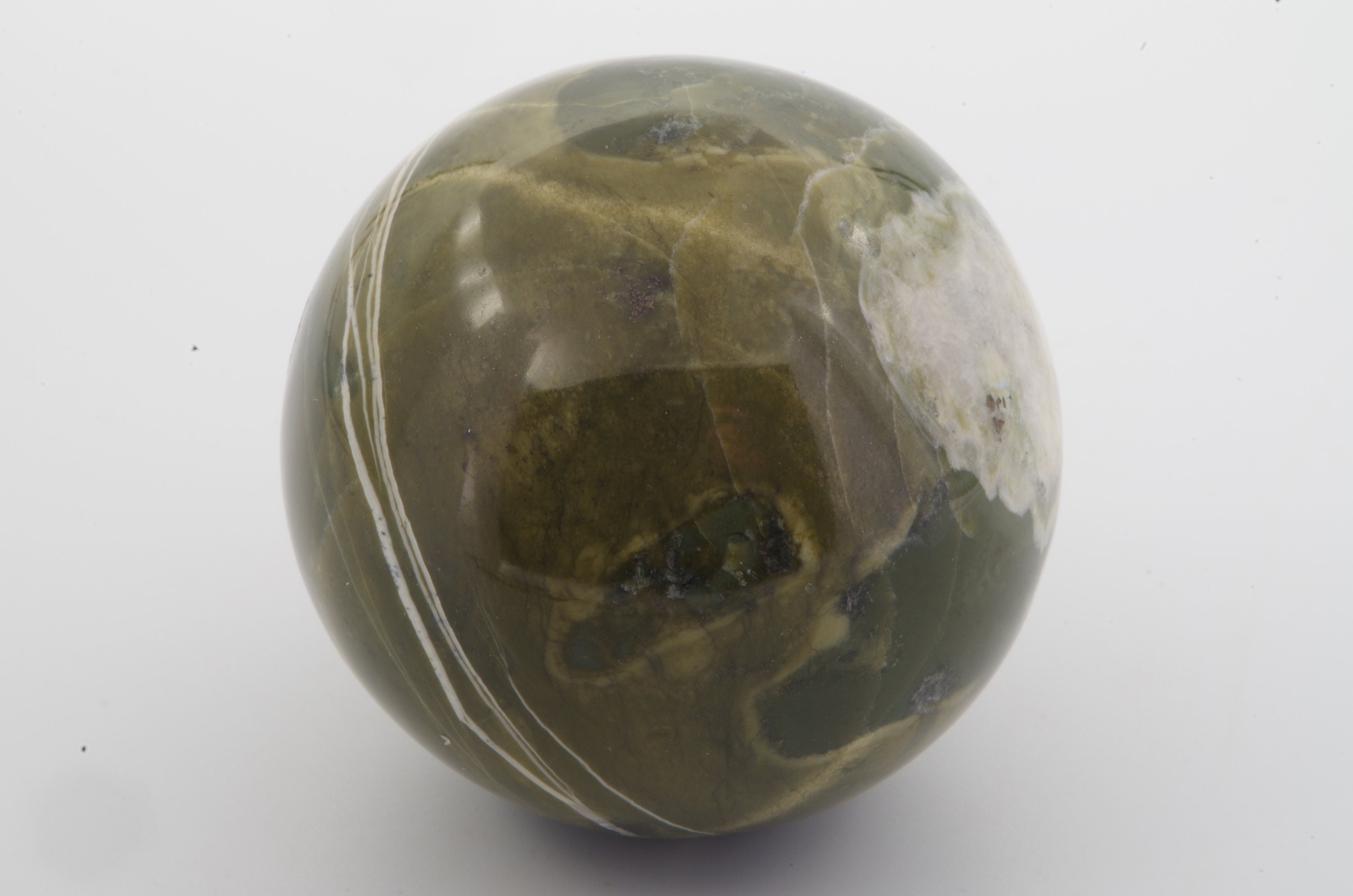 Sphère/Boule Serpentine Pérou/ 266 Gr /Diamètre 5.5 cm