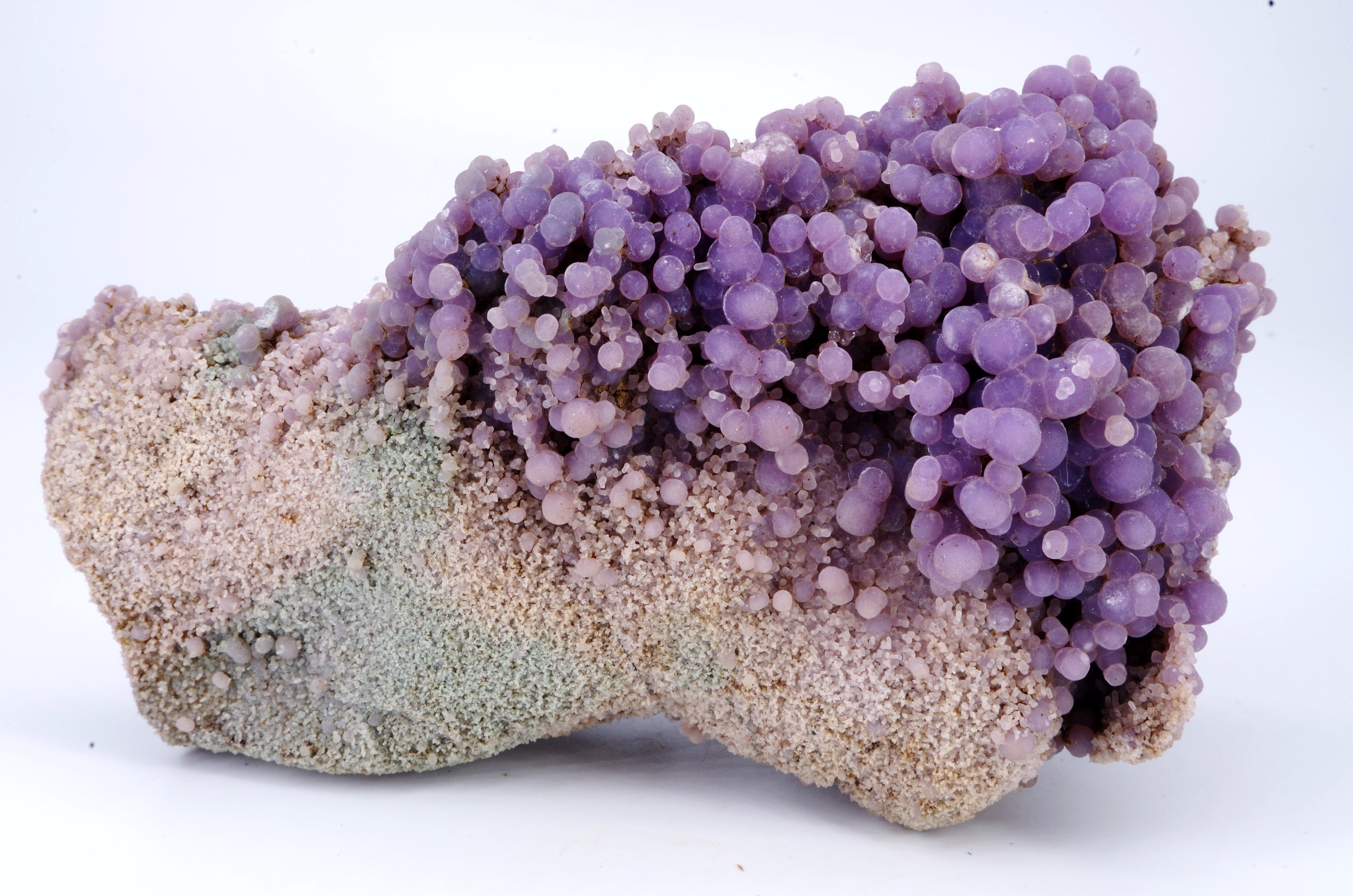 Calcédoine Botryoidale/Grape Agate/ Chalcedony Indonésie 13x7.3x4.2cm 334G