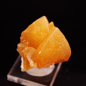 Calcite on Okenite India 4x3x3cm 53g