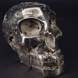 Skull, skull, Pyrite/ Peru/ 9.2x5.9x7.9 cm 768g
