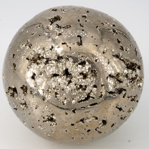 Peruvian Pyrite sphere / ball 520 gr / diameter 6 cm / circumference: 19.6 cm